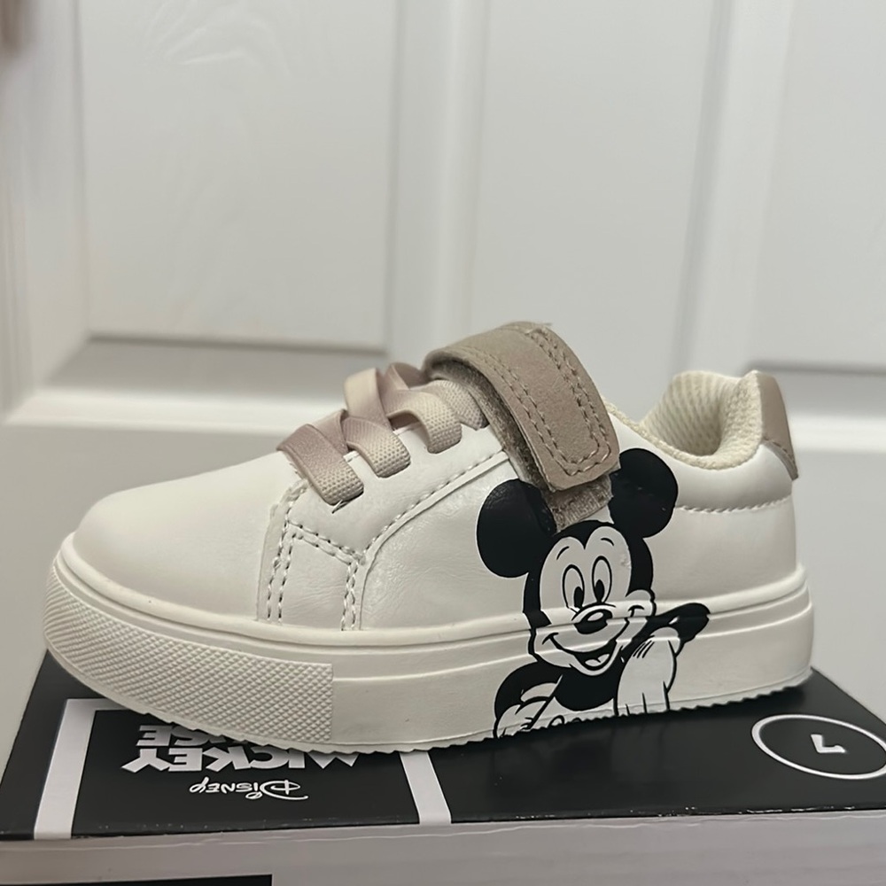 Disney White Mickey Mouse Velcro Sneakers